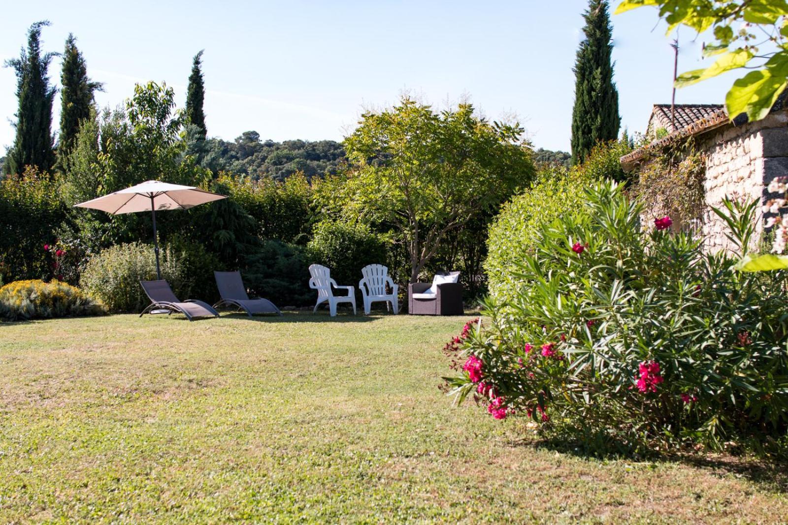 Mas De La Rivoire B&B Villevieille Dış mekan fotoğraf
