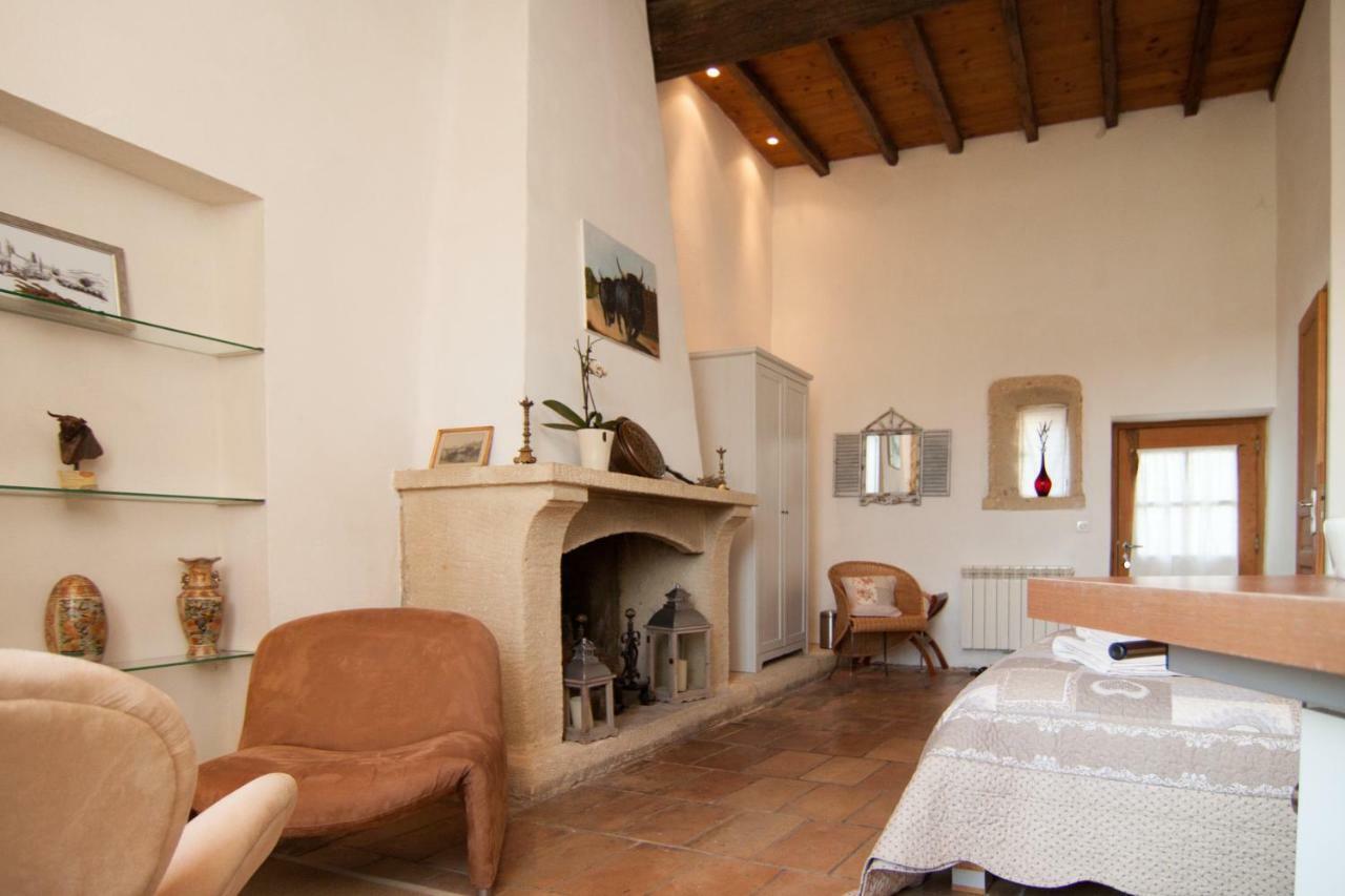 Mas De La Rivoire B&B Villevieille Dış mekan fotoğraf